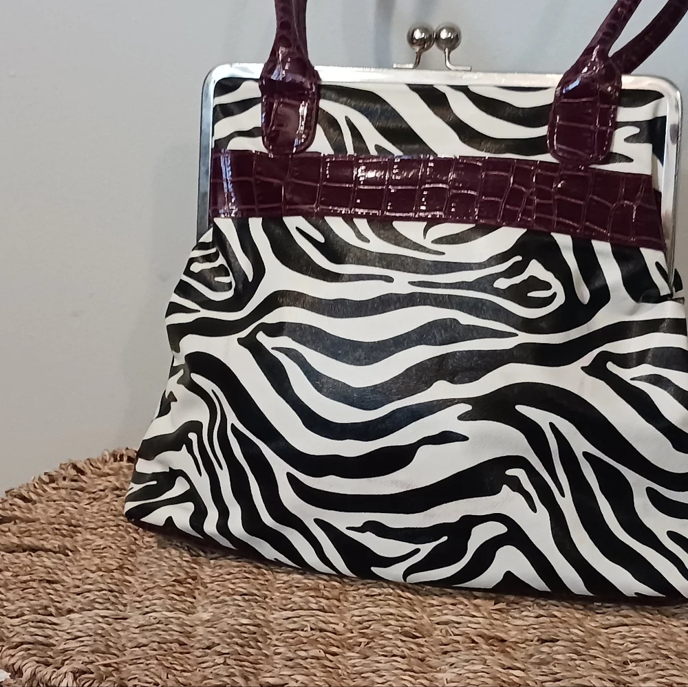 Purse - Picture 2 of 3